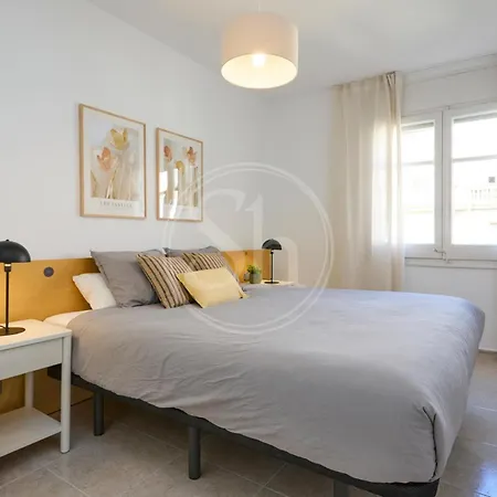 Luminescent Valencia Apartment